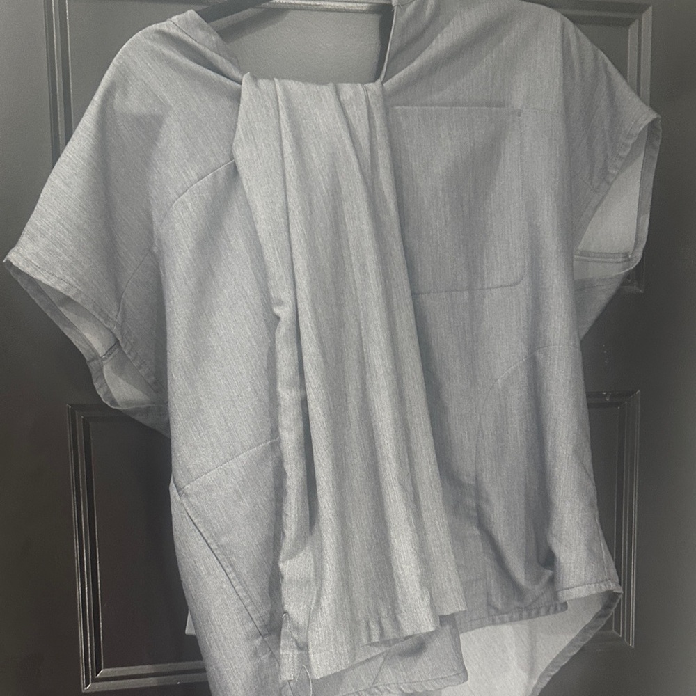 FABLETICS SCRUB SET - image 1